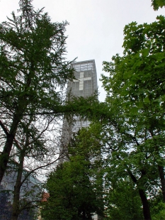 Herz Jesu Kirche - foto: Jan Kratochvíl, 2003