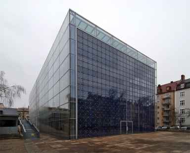 Herz Jesu Kirche - foto: Petr Šmídek, 2007