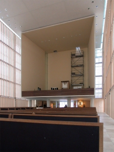 Herz Jesu Kirche - foto: Petr Šmídek, 2001