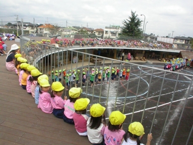 Mateřská škola v Tachikawa - foto: Katsuhisa Kida / FOTOTECA