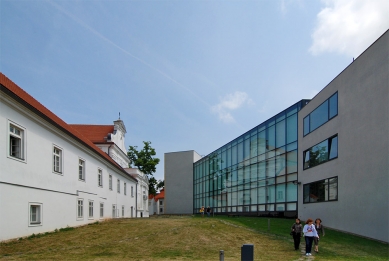 Vzdělávací centrum Na Karmeli - foto: Petr Šmídek, 2011
