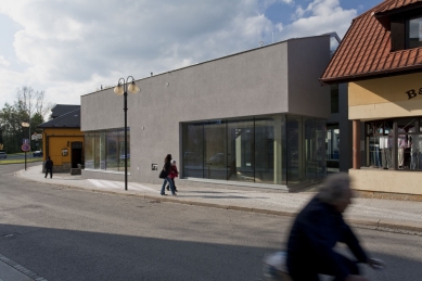 Obchodní centrum v Rožnově pod Radhoštěm - foto: Studio Toast