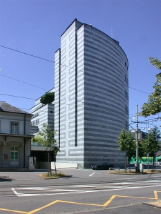 BIS Bank - foto: Petr Šmídek, 2002