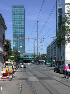 Messeturm - foto: Petr Šmídek, 2003