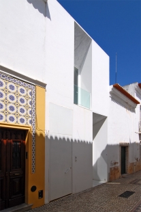 Moura mixed-use building - foto: Petr Šmídek, 2011