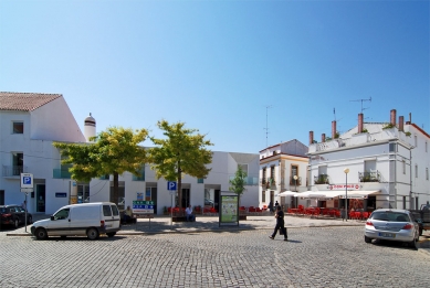 Moura mixed-use building - foto: Petr Šmídek, 2011