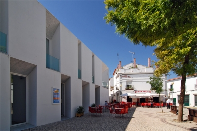 Moura mixed-use building - foto: Petr Šmídek, 2011