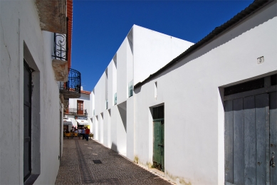 Moura mixed-use building - foto: Petr Šmídek, 2011