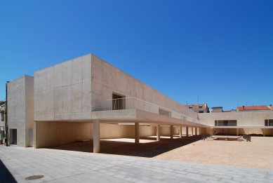 Perimetral building and Temple of Diana environments - foto: Petr Šmídek, 2011