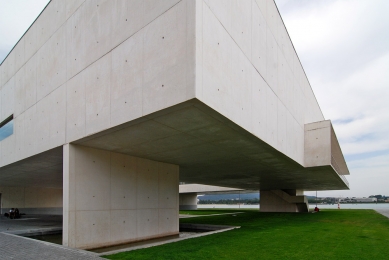 Viana do Castelo Municipal Library - foto: Petr Šmídek, 2011