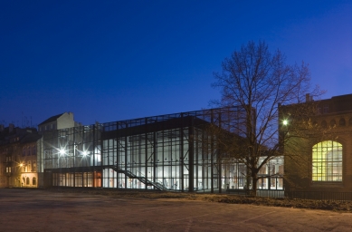 Sport and leisure building at high school - foto: Daniel Rumiancew