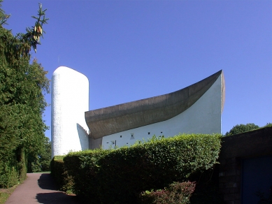 Mariánská kaple Notre-Dame du Haut - foto: Petr Šmídek, 2002