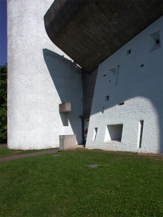 Mariánská kaple Notre-Dame du Haut - foto: Petr Šmídek, 2002