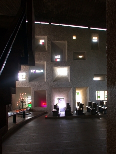 Chapel of Notre-Dame du Haut - foto: Petr Šmídek, 2002