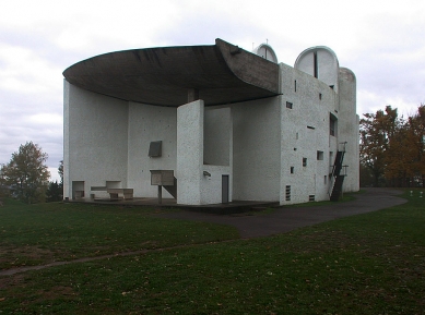 Mariánská kaple Notre-Dame du Haut - foto: Petr Šmídek, 2003