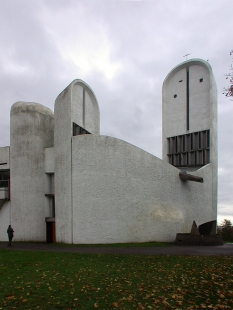 Mariánská kaple Notre-Dame du Haut - foto: Petr Šmídek, 2003