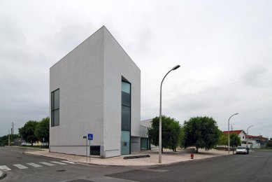 Ílhavo City Library - foto: Petr Šmídek, 2011