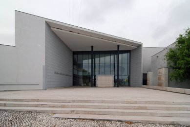 Ílhavo City Library - foto: Petr Šmídek, 2011