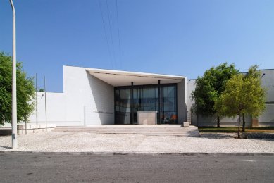 Ílhavo City Library - foto: Petr Šmídek, 2011