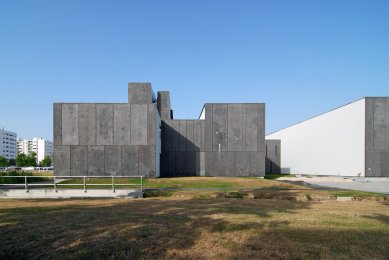 Barreiro College of Technology - foto: Petr Šmídek, 2011