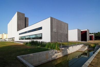 Barreiro College of Technology - foto: Petr Šmídek, 2011