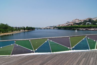 Pedro e Inês pedestrian bridge - foto: Petr Šmídek, 2011