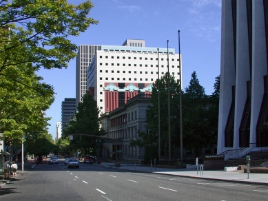 Portland Municipal Services Building - foto: Petr Šmídek, 2001