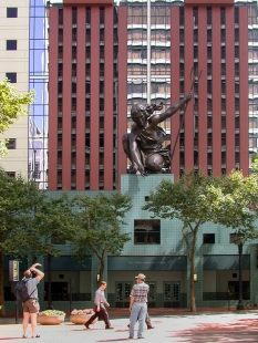 Portland Municipal Services Building - foto: Petr Šmídek, 2001