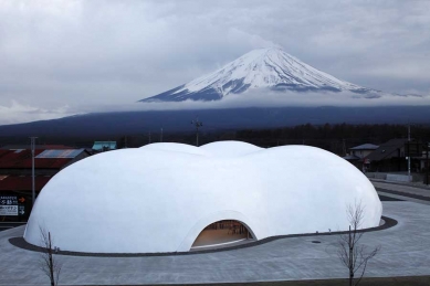 Nudlová restaurace Houtou Fudou - foto: Koji Fujii / Nacasa&Partners Inc.