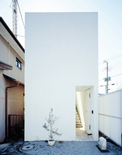 Love House - foto: © Masao Nishikawa / courtesy of Takeshi Hosaka Architects