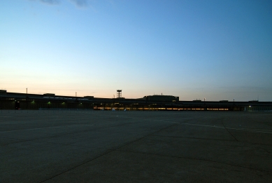 Mezinárodní letiště Berlín-Tempelhof - foto: Petr Šmídek, 2010