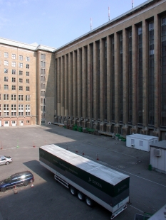 Mezinárodní letiště Berlín-Tempelhof - foto: Petr Šmídek, 2006