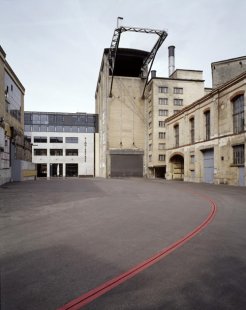 Sulzer Area – Katharina Sulzer Square - foto: Ralph Feiner