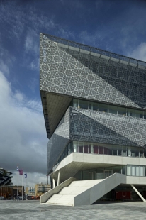 City Hall and Cultural Center Nieuwegein  - foto: Adam Mõrk