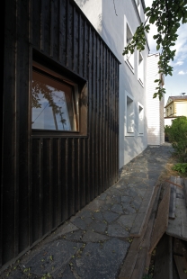 Dostavba domu v Libochovanech - foto: 3+1 architekti
