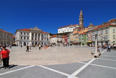 Tartini Square - foto: Petr Šmídek, 2008