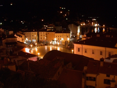 Tartini Square - foto: Petr Šmídek, 2006