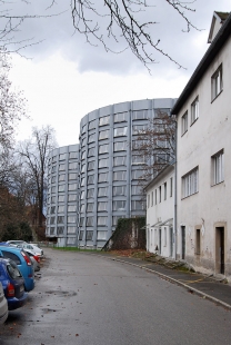 TGH-48 Car Park - foto: Petr Šmídek, 2008