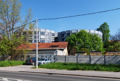 TGH-48 Car Park - foto: Petr Šmídek, 2008