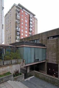 Cultural Center of the Spanish Republican Fighters - foto: Petr Šmídek, 2008