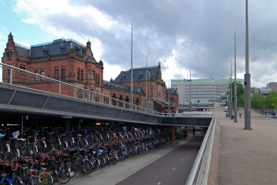 Station forecourt and bike shelter - foto: Petr Šmídek, 2012