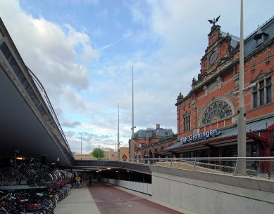 Station forecourt and bike shelter - foto: Petr Šmídek, 2012