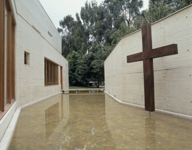 Chapel Los Nogales - foto: @ Jorge Gamboa