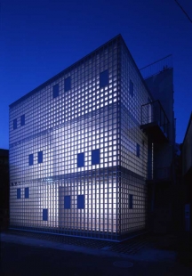 Crystal brick house - foto: Makoto Yoshida