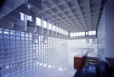 Crystal brick house - foto: Makoto Yoshida