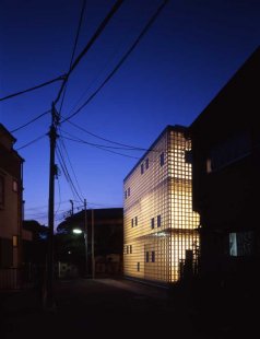 Crystal brick house  - foto: Makoto Yoshida