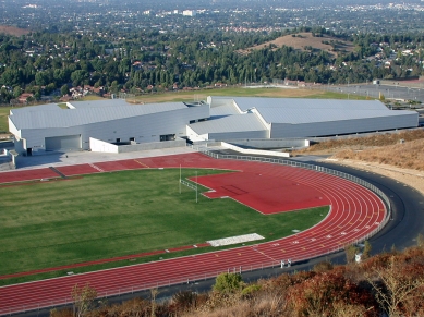 Diamond Ranch High School - foto: Petr Šmídek, 2001