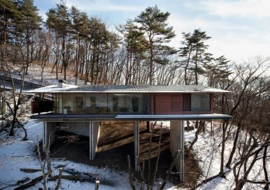 House in Asamayama - foto: 45g Photography © Junji Kojima