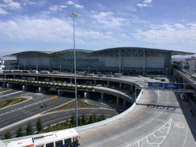 San Francisco International Airport - foto: Petr Šmídek, 11.09.2001