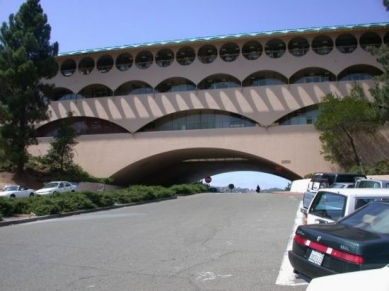 Marin County Civic Center - foto: Petr Šmídek, 2001